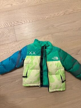 The North Face Teal & Aqua Kids' Puffer with Black Logo Patch